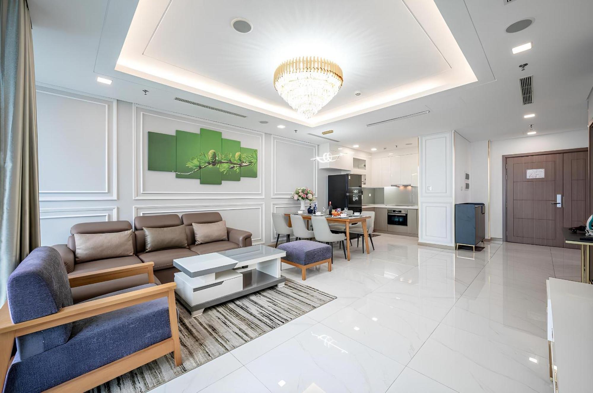 Elara Landmark *
