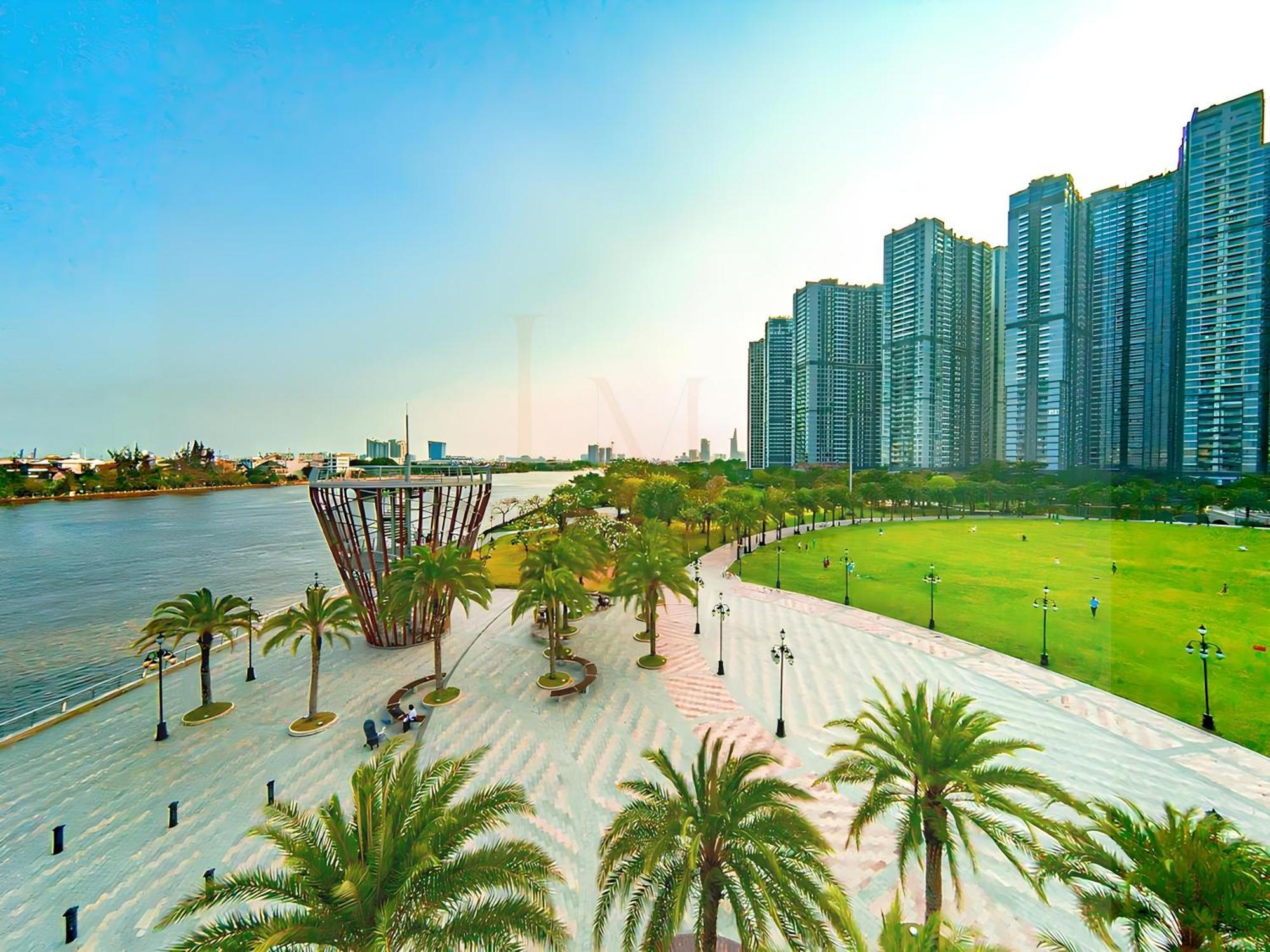 Elara Landmark *