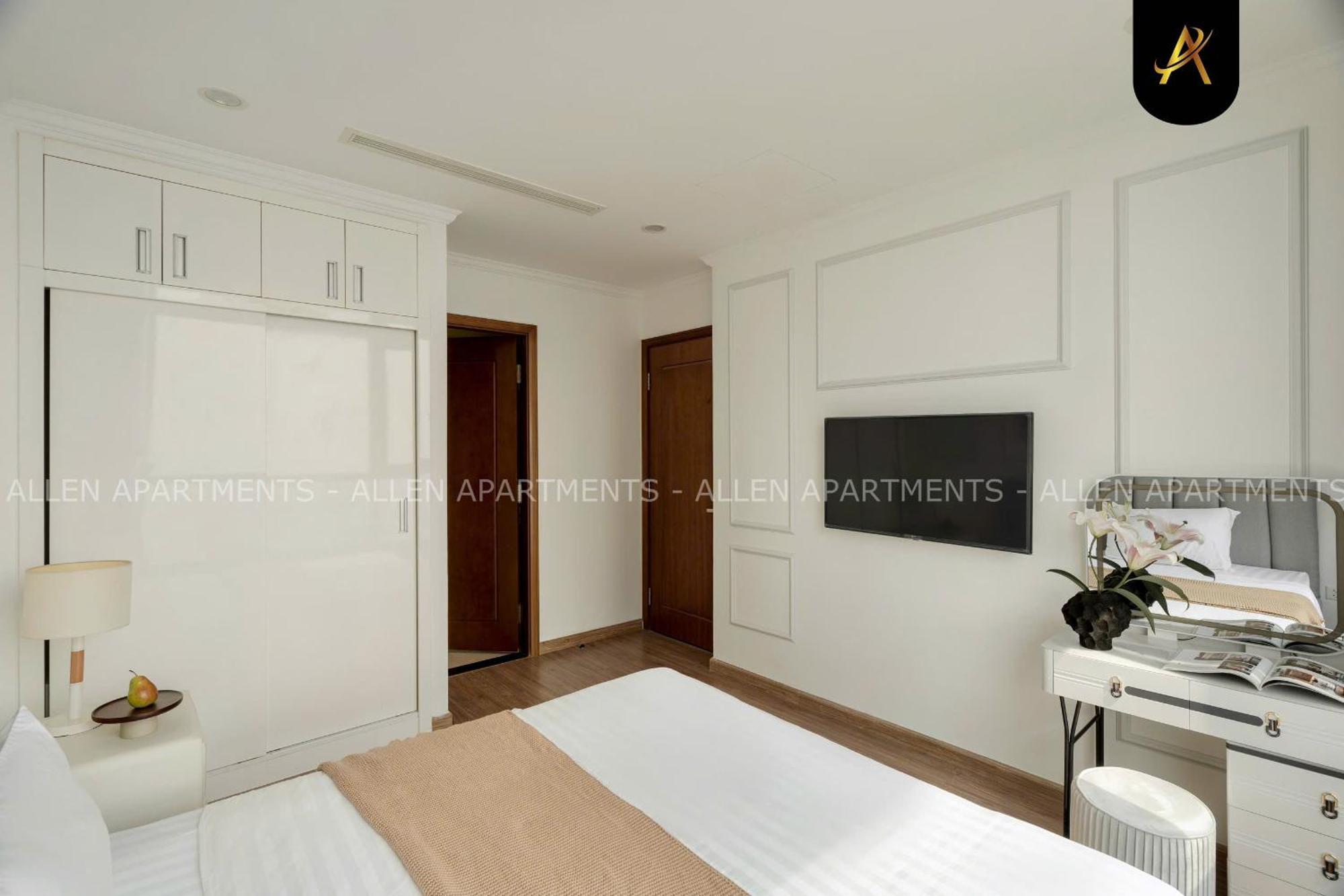 Elara Landmark *
